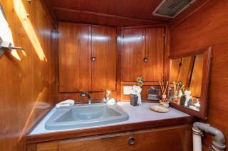 Quo Vadis Yacht in Bisceglie Harbor - 6