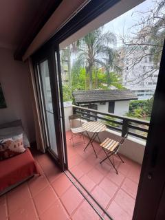 Apartamento Enseada - piscina e apenas 400m da Praia - 6