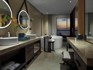 Pullman Phu Quoc Beach Resort - 8