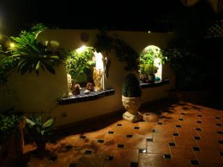 Luxurious Violet Villa - 9