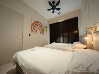 TRION The 108 Family Suite Pool & City view - 5