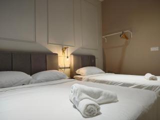 TRION The 108 Family Suite Pool & City view - 3