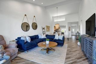 VY945 - Dahlia Delight - Alice Lodging - 7