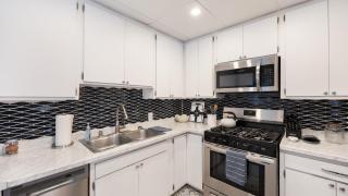 Cozy Hollywood Hideaway w Patio EV Charger Easy City Access Casa Camrose by AvantStay - 1