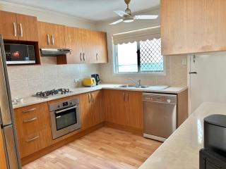 Welcome to your leafy retreat in Graceville! - 5