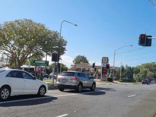 Welcome to your leafy retreat in Graceville! - 1