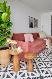 Spacious 4BR Home with 5 Beds - 0