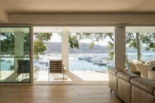 Wake to the Oceans Embrace Newport Waterfront Luxe - 7