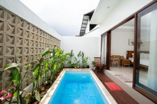 Villa Dum'Vill Canggu - 1
