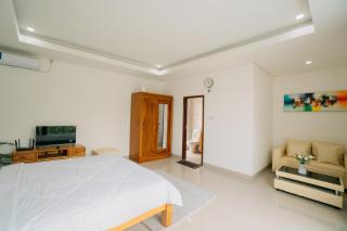 Villa Dum'Vill Canggu - 1