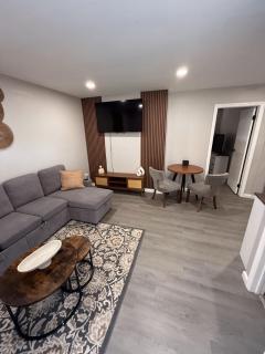 Cozy apartment with private entrance - 0