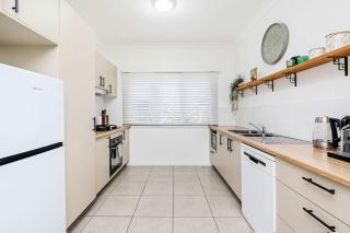 Bay-Cay Hervey Bay - Coastal Townhouse - 2