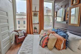 Riverwalk Gem-Stylish Downtown Escape with Views - 3