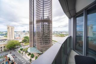 Stylish 2B1B in QW Brand New & Step to Casino - 5