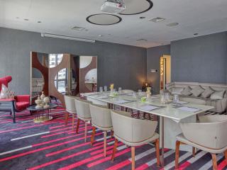 Novotel Suites Manila at Acqua - 5