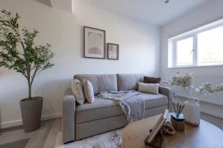 Designer 1BR I Work-From-Home Ready I Fast Wi-Fi - 3