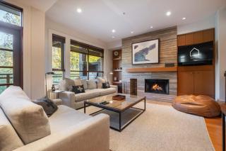 Fitzsimmons Walk 16 by Outpost Whistler - Whistler - 0