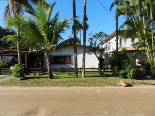 Casa Charmosa em condominio a 150 m da areia com muita seguranca - 0