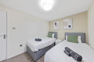The Belvedere Stay - Free Parking, Spacious Garden, Super King Bed - 5