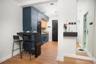 Modern 1BR Apartment Self Entry - 2