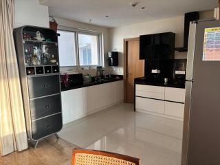 Uptown luxury apartment in a premium condominium complex - 4