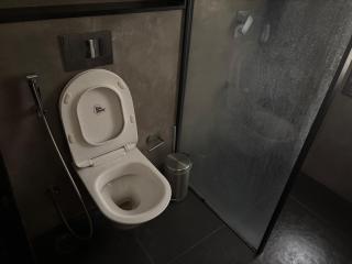 Uptown luxury apartment in a premium condominium complex - 3