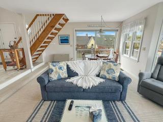 Perkins Cove Gem - 4