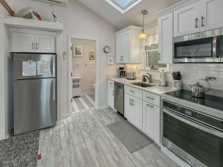 Perkins Cove Gem - 1