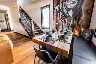 Two Lavish Gulch Homes - Mins to Broadway - 2