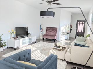 6 Months Min 3BR - 7