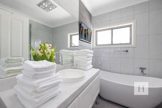 Luxury Waterfront Getaway - 2