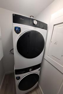 Comfortable Two Bed Basement With Free WiFi, Laundry and Private Entry - 5