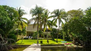 7BR Beautiful Waterfront Villa - Perfect Getaway - 5