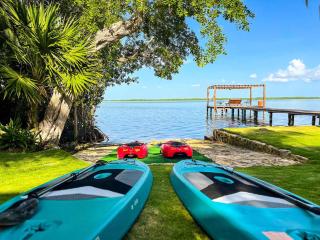 7BR Beautiful Waterfront Villa - Perfect Getaway - 6