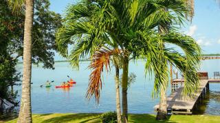 7BR Beautiful Waterfront Villa - Perfect Getaway - 4