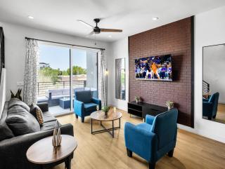 Thunderbird - 4 Units - Jacuzzi - In Old Town - 9