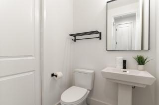 Groovy -Rooftop Patio w/ Hot Tub -Mins to Broadway - 9