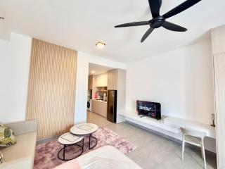 RD 1-6PAX Sunsuria Studio Setia alam home Wi-Fi TV - 7