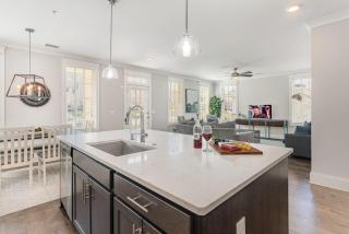 Ivory - Private Porch - Walk to Centennial Park - 3