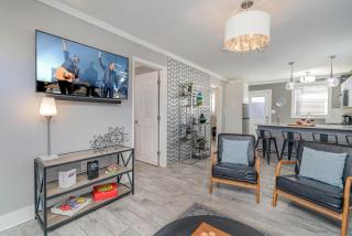 Pearlescence - Private Patios - 4 Mins to Broadway - 7