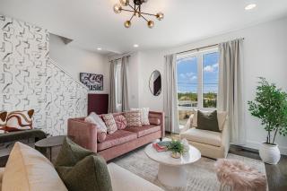 Rhythm Row - Rooftop Hot Tubs - Mins to Broadway - 6