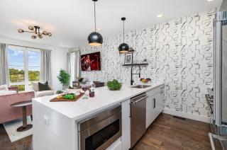 Rhythm Row - Rooftop Hot Tubs - Mins to Broadway - 4