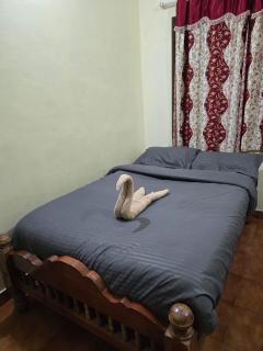 THE RiVERSIDE WHITE VILLA - 7