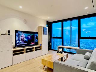 Victoria One - 3beds Central CBD, Modern & High floor with Great views! - 0