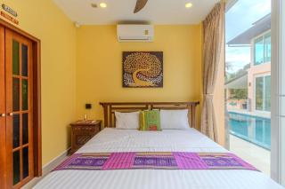 V225 Spacious 3BR Villa Pool and Garden Near Beach - 2