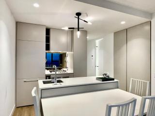 Victoria One - 3beds Central CBD, Modern & High floor with Great views! - 4