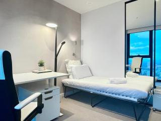 Victoria One - 3beds Central CBD, Modern & High floor with Great views! - 7