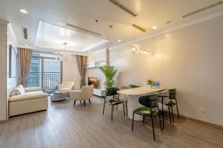 Elara Landmark Apartment - 9