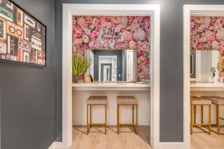 Hyve - Neon Lights - Pool & Gym - Walk to Broadway - 1