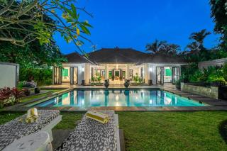Ocean Two 4BR Family Retreat Oberoi - 0